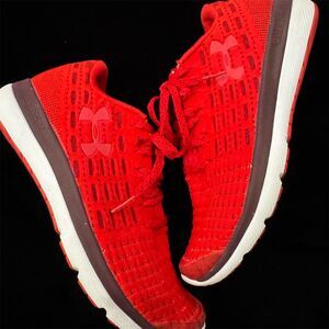 Under Armour Boys Red Athletic Sneakers Size 6.5 Lace Up